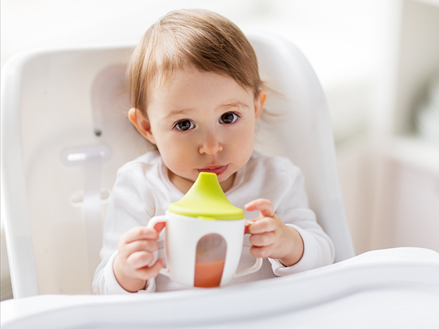 Transitioning Your Child From a Bottle to a Sippy Cup