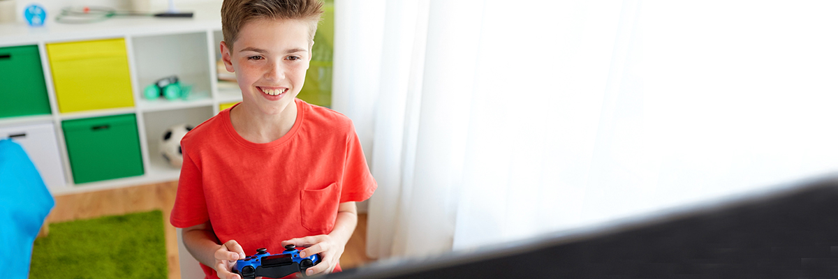 Playing online games is linked to better performance at school among  teenagers